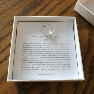 Beautifully Broken Ring - Silver - Size 8 - Still in box